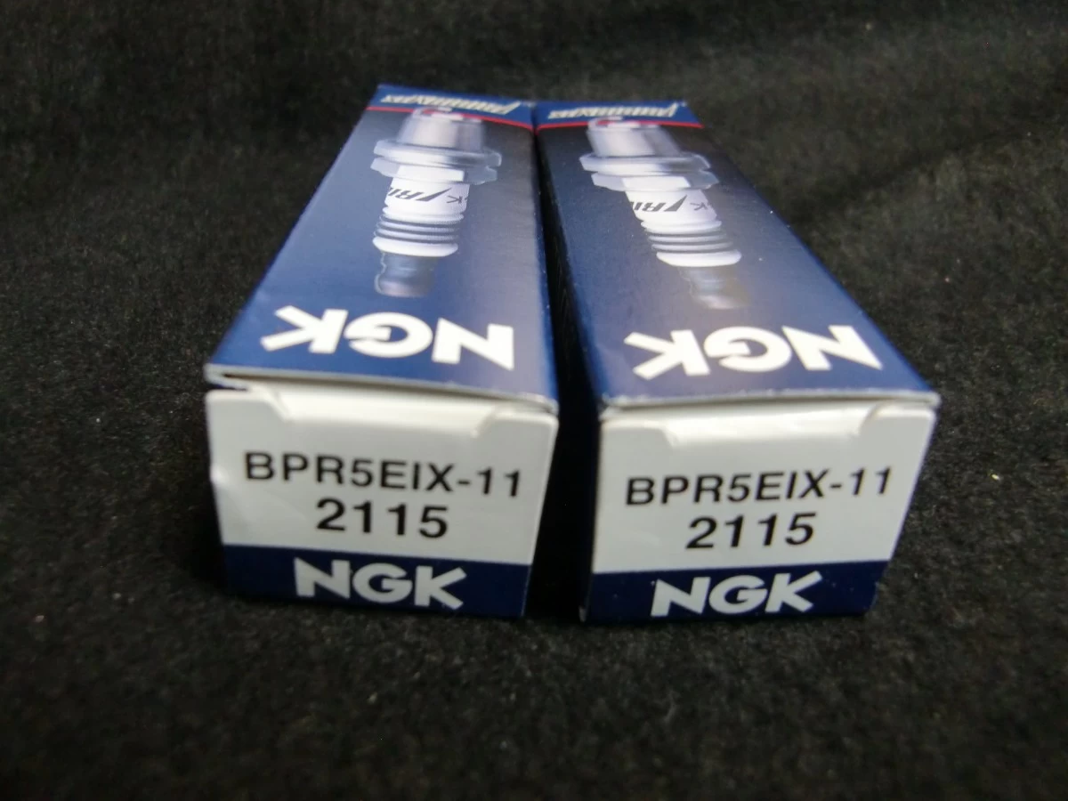 2115　NGKプラグ　1975-1999年用　2本セット　日本製　BPR5EIX-11