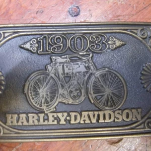 1903 ハーレーダビッドソン.バックル　(ハーレー(在庫のみ(カチナパーツ