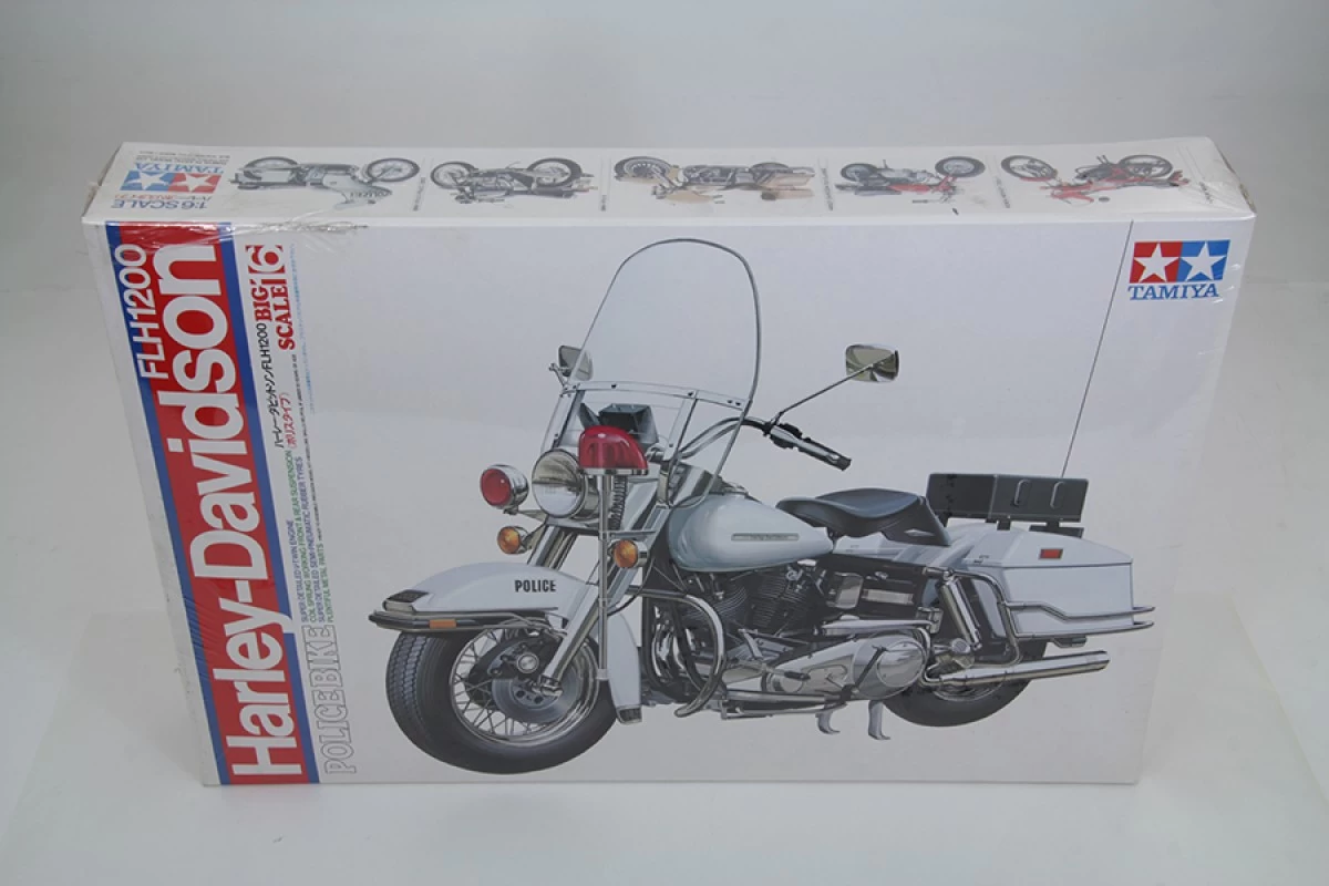 48-0652 ポリスショベルモデル 1200㏄ Big Scale Display Model　(在庫のみ