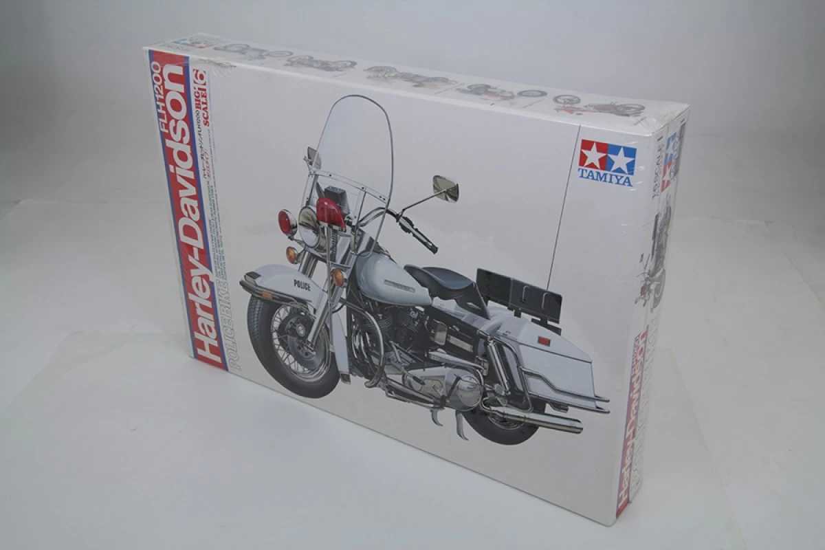 48-0652 ポリスショベルモデル 1200㏄ Big Scale Display Model　(在庫のみ